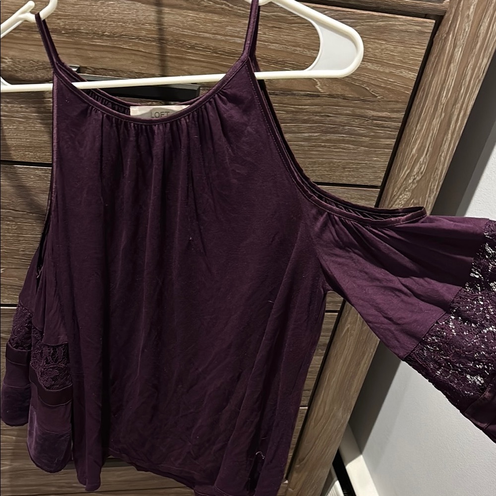 Women's Purple Cold Shoulder Top Loft size medium